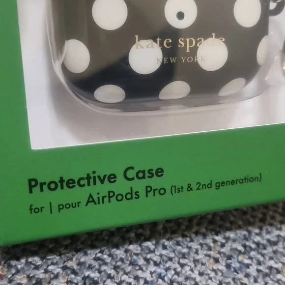 NWT Kate Spade Black and White Polka Dot AirPods Pro Case - Picture 3 of 8